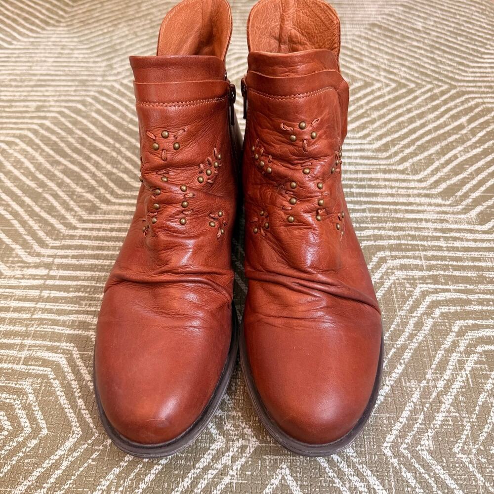 Miz Mooz Limit Leather Ankle Boots Cognac Brown Studded Size 39 EU 8.5 US